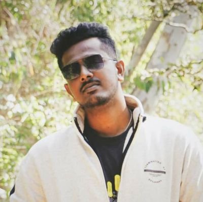 Teja_2223's profile picture. ಈ ರಾಮಾಚಾರಿ ನುಗ್ಗೊಕಡೆ ವಾರಿಸ್ ಒಂದ್ ಸೈಡು ಯಾರಲ್ಲೂ ಇಲ್ಲದ ಸಿಂಹನಡೆ ಜನರೆ ನಮ್ ಸೈಡು 
#FAN_OF_ROCKING_STAR_YASH_BOSS😘