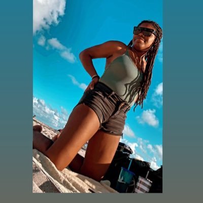 Instagram: @bebenyyySnapchat: @nini1283