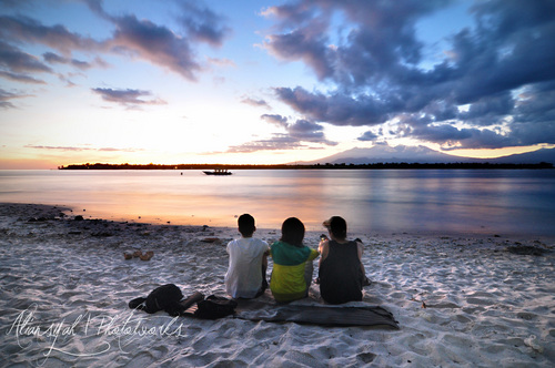 rizkyaliansyah's profile picture. a law graduate, amateur photographer, and lifetime traveler. nothing more, nothing less.