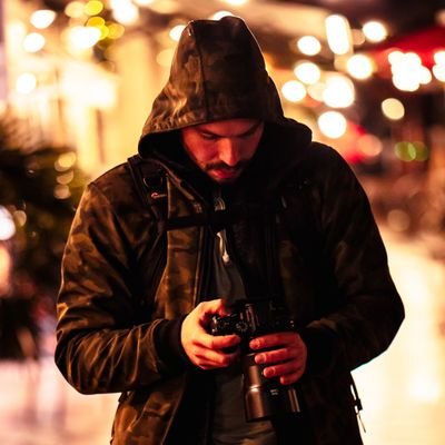 Hobby photographer. Shooting mostly urban/street - based in Berlin
Sony a7iii + Ricoh GRIIIx