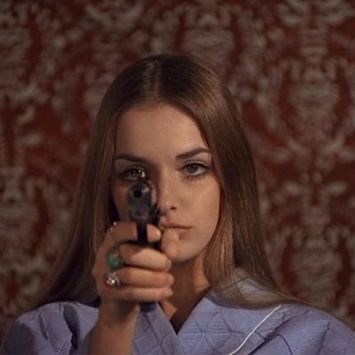 radfem_zora's profile picture. Radfem/6B4T/转码/在努力学语言/自认女巫后代/跑路进行中