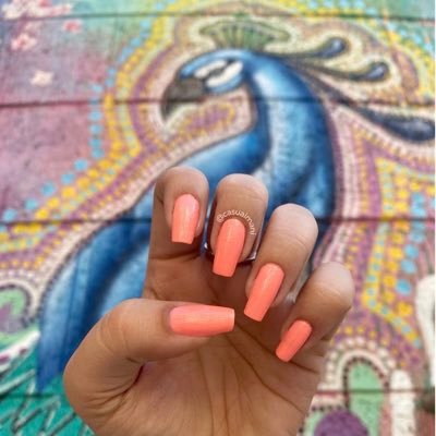 📍Sharing casual manis from sunny Miami☀️ DM for PR/Swatch Requests casualmanibymay@gmail.com • Links in bio👇🏽