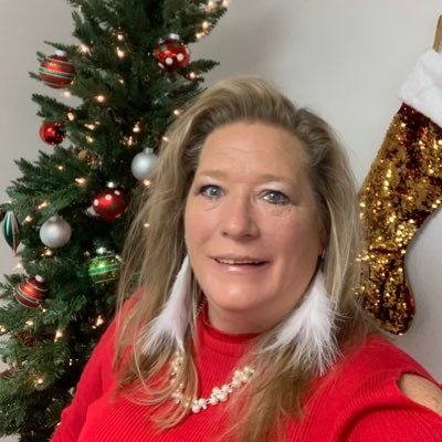 diana_dunnam's profile picture. Adulting is not in todays plan