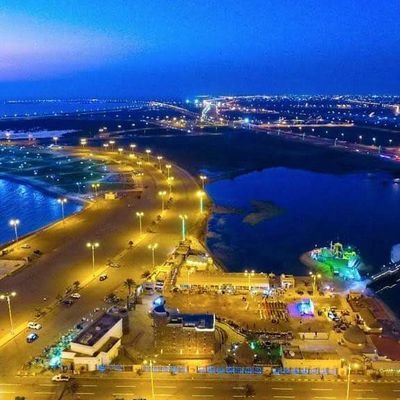 بالأمل صبرت قلبي وعشة في دنيا الاماني
اروي للناس سر عذابي واحكي ليهم ما شقاني