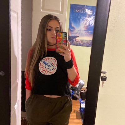 kieralenihan's profile picture. if I could fly lol