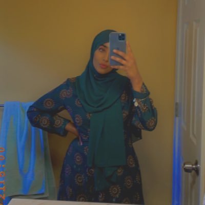 fariaakhann's profile picture. 21. 🥀