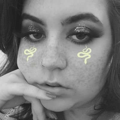 spiderhaitham's profile picture. eu i chanyeol lendo heartstopper
qualquer pronome