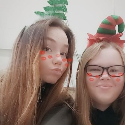 Yazmin_R111021's profile picture. 