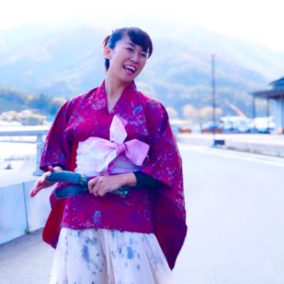 #創作者 【祈り】🌏🙏 〜心根に立ち自分を生き尽くす〜 筆1本存在1つで日本全国祈りの書 奉納の旅へ🇯🇵 「#浩戸の書」#書のライブパフォーマンス #名前の書 #題字 #看板 #ロゴ 作成 🌸🏝🍁☃️日々の暮らしを愉しむ「春夏秋冬」主宰 YouTube #九ちゃんねる 💌パフォーマンス・作品依頼DMへ