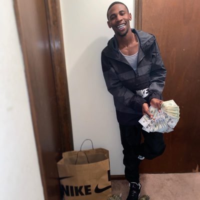 follow back stop acting like you Pinkyyy bitch😂😂🗣️ 23‼️ content creator 💦🎥 movie🍿 Onlyfans in bio💦😜