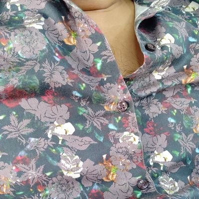 very cheerful..n get goin guy..hve mny frnz n love 2 mke mny..bindaass types...n dnt try chngin me..i wnt 4 ne1...though m abit senti-(mental)..add me n kno me.