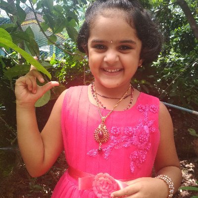 Shrutihegde123's profile picture. 