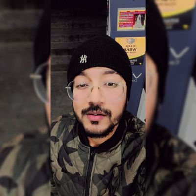 KhanzzF's profile picture. cool dude😋
olwayz smile🤩