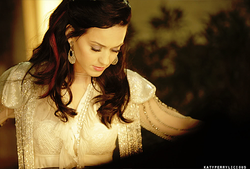 Fae_Celeste's profile picture. Fae. I belong to @KingNorthmanA5

18+ RP