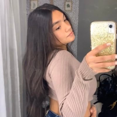 _carolinaaam's profile picture. 