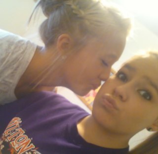 i_Am_MaCI_MaRiE's profile picture. Follow me:) if yu dont like my tweets, there is a unfollow button;) I'm the blonde one in my pic..;)