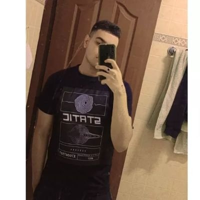 aaron1465_'s profile picture. Ain't it fun?
Living in that real world