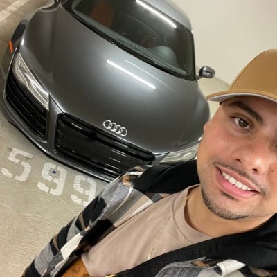 j0hnnymoralez Profile Picture