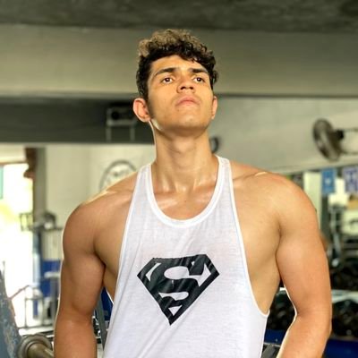 Sir_NobodyH's profile picture. A veces hace falta irse para poder volver.