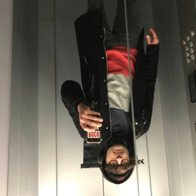 azulserotonino's profile picture. I’m not certainly sure about irony in this situation as well but I’m still trying to figure out how much time would be for the next time to come out of irony.