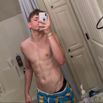 Rayan18857259's profile picture. Dm me to trade files, I have a huge collect you wont wanna miss 😉