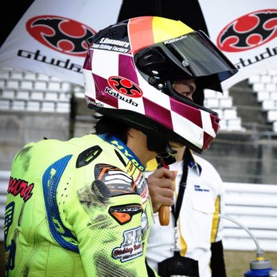 【チーム・エッチングファクトリー】に所属して 「鈴鹿8耐」「鈴鹿サンデーロードレース選手権」に参戦しています 【2023年 戦績】 「鈴鹿8耐 NSTKクラス9位」 「九州選手権 最高位優勝」 「茂木選手権 ランキング2位」 「鈴鹿選手権 ランキング3位」