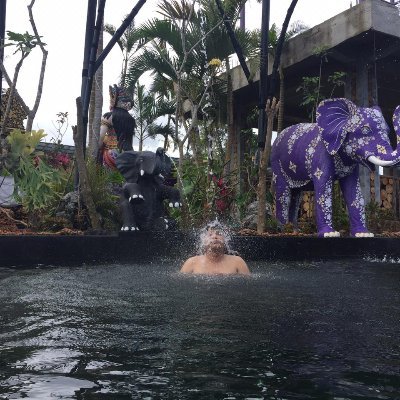 RoniSupriman's profile picture. simple