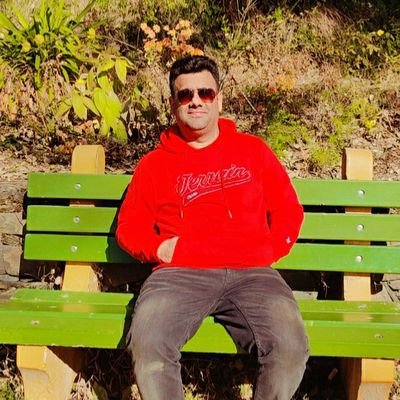 TarunSahni76's profile picture. Arsenal fan  ❤
Football addict ❤️
Here for Learning ❤️
