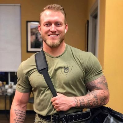 I'm working for the US government as a military woman and I'm looking for a serious relationship