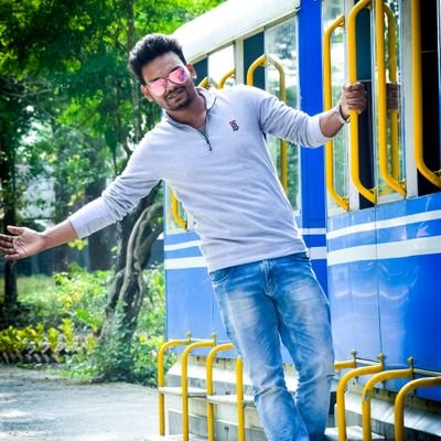 Roky36126411's profile picture. Owner Of 𝙆𝙄𝙉𝙂 𝙊𝙁 𝙃𝙀𝘼𝙍𝙏 𝙎𝙍𝙆,SRKian Forever 😌❤