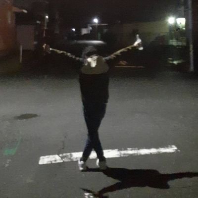 TL62B22's profile picture. トモです。変な人です
日常のブログ書いてます。
毎日を楽しく過ごしましょう
現実の知り合いは基本的にブロックします