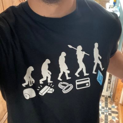 Mikeytwoshades's profile picture. Tesla Bull, Crypto Adopter, DnD fanatic, Chef.