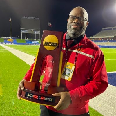 TV/radio broadcaster: @FerrisFootball, @FerrisMBBALL and @FerrisWBBall. Photographer. Check out my other Twitter accounts: @sandygholston and @sg3comm.