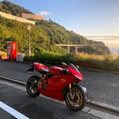 趣味友開拓目的。無言フォロー失礼。バイクと海潜りが主な趣味。ホームコースは、真鶴旧道、伊豆箱根スカ、大観山周辺です。ツーリングセロー、GSXR600、DUCATI1198s。林道からサーキットまで緩くやってます。潜りは網代や城ヶ崎で。釣りは真鶴。DM歓迎