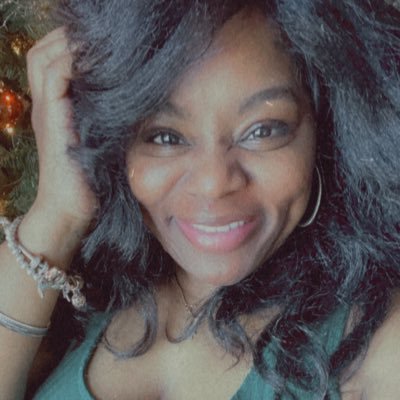 _StoniStoni's profile picture. |Creator of @DeauxpTalk |blogger|Curator of LipStickLiteratureLibations |TauBetaSigma| Do or Not Do there is no TRY. #LangstonU