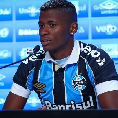 Perfil com tudo do novo lateral gremista!
🇪🇪