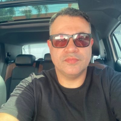 rogerio_sc's profile picture. Indignado com mentiras e charlatanismo. Me divirto muito mais aqui no Twitter.