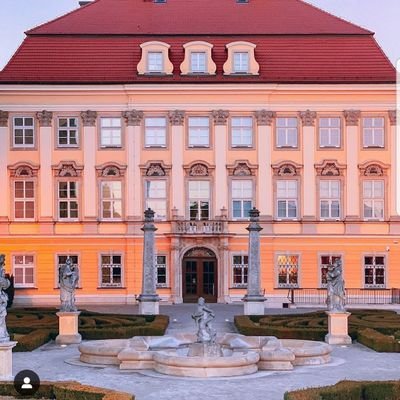 deadpan351's profile picture. 