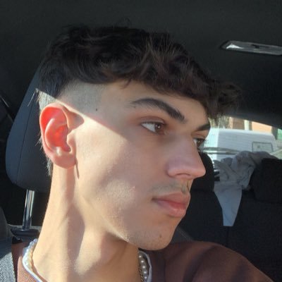 _Zovee's profile picture. 
