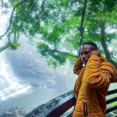 Robzie_8's profile picture. God fearing;
MIA SAN MIA;
🦁 + 🐘 !
Co-founder of @Kremesports;
Sports Scientist.
Que Sera Sera.