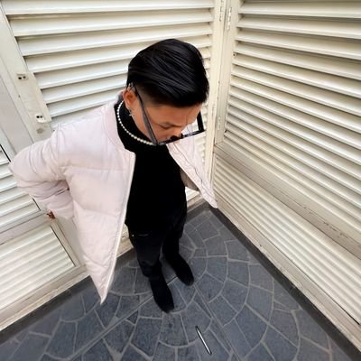 izaacworld's profile picture. 