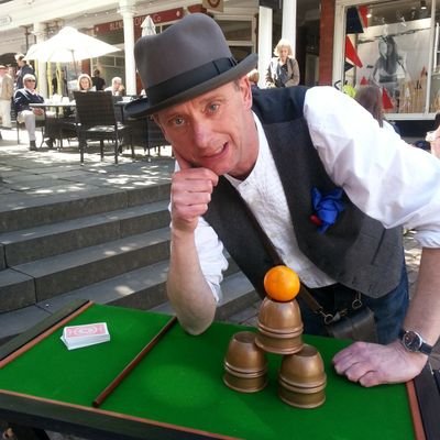 Mike Alan is a bespoke close-up magician, providing entertainment for that special occasion.