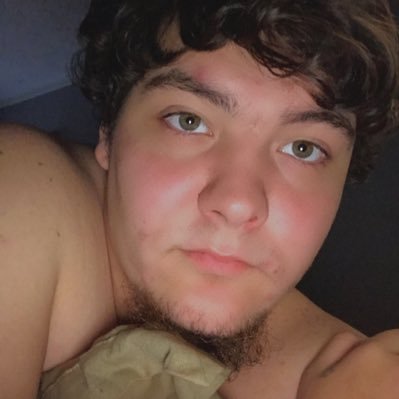 ThatCountryBoiT's profile picture. just a country boy living life makin money