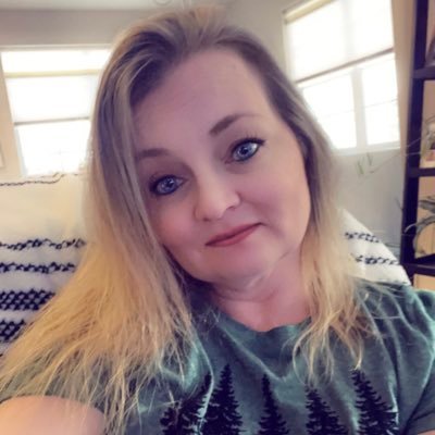 I am an Idaho girl who is living in Colorado. I am a wife, a mother of 3, a grandma and an animal lover. Love to cook, read, decorate and watch movies