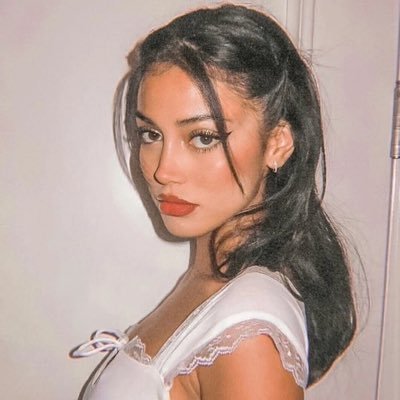 zlllli_'s profile picture. صعبة .. مثل إعادة الثقة"