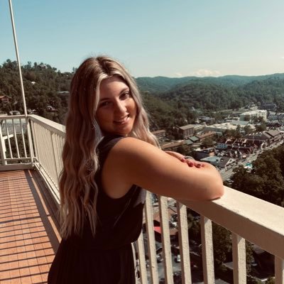 DelphMakenzie's profile picture. •Living life one adventure at a time •