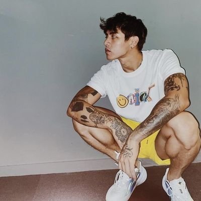 1990 Potrayed, DPR's founder and chief editor. A Australia's prince who is addicted to tattoo. Virgo guy with cool vibes, he is Christian Yu aka Barom