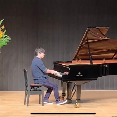 夢はやさしいピアニスト! はじめまして、枡井貴明です。 3歳の息子がいるパパ4年生。 2020年1月からピアノを始める。 2021年5月からレッスンに通う。 まだ、下手っぴだけど、、、 ピアノが大好きです。温かく見守っていただければ嬉しいです♪ フォロー、いいね、大歓迎♪よろしくお願いします^ ^