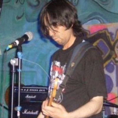 VictorPerez1983's profile picture. tocar la guitarra y los autos