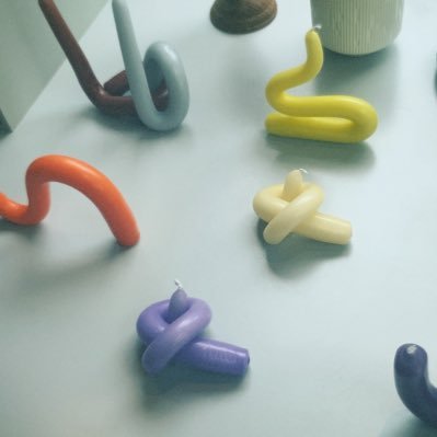 2454O1993000000's profile picture. 